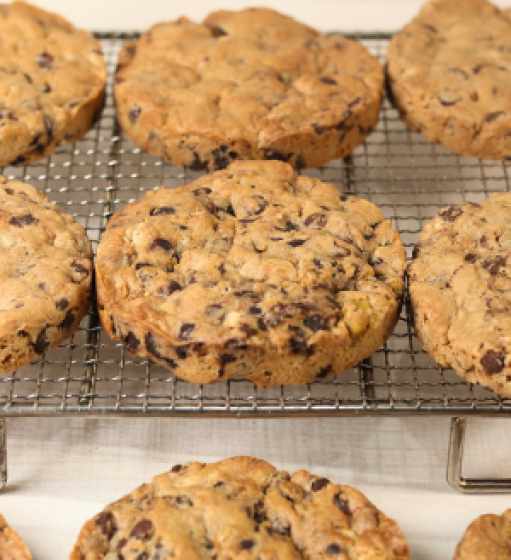 Chocolate Chips with Pistachio Cookie