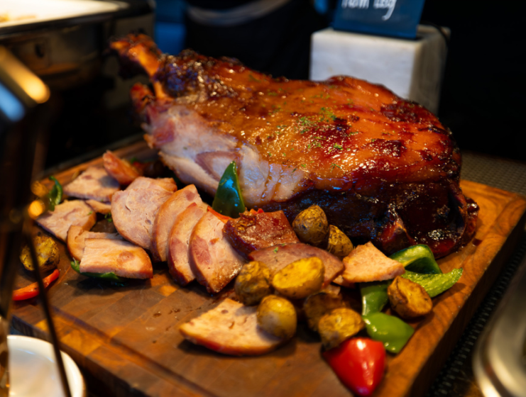Dining Flash Deal: Gather Around Mom