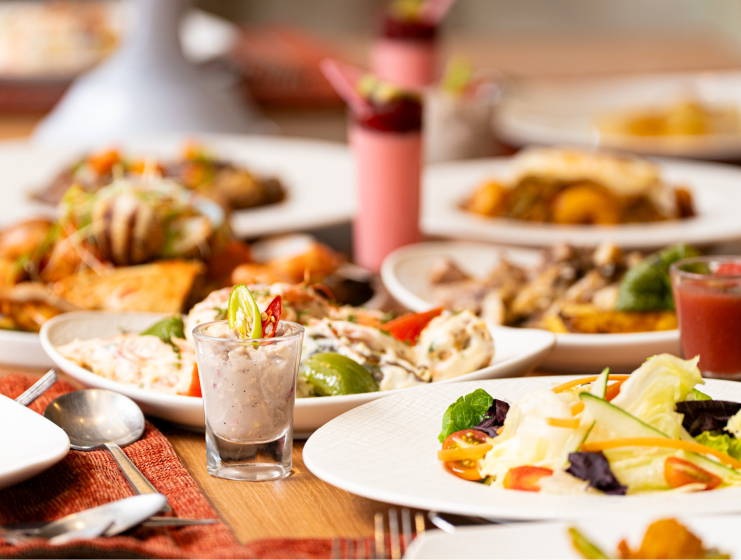 Weekend Lunch Buffet + Kids Art Session
